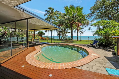 Absolute Beachfront House With Private Pool - Accommodation Melbourne 3