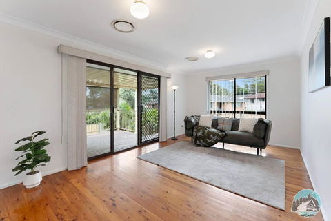 Aircabin - Marayong - Convenient - 3 Beds House - Accommodation Melbourne 1