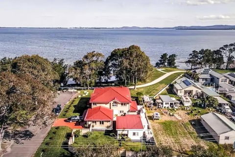 Aircabin - Tuggerawong - Lake Front - 9 Beds House - Accommodation Melbourne 0