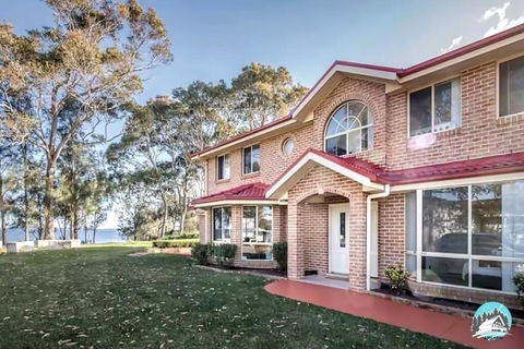 Aircabin - Tuggerawong - Lake Front - 9 Beds House - Accommodation Melbourne 1