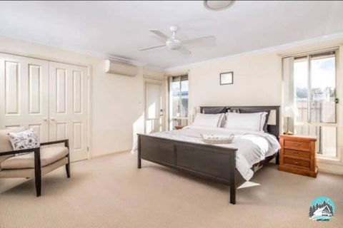 Aircabin - Tuggerawong - Lake Front - 9 Beds House - Accommodation Melbourne 2