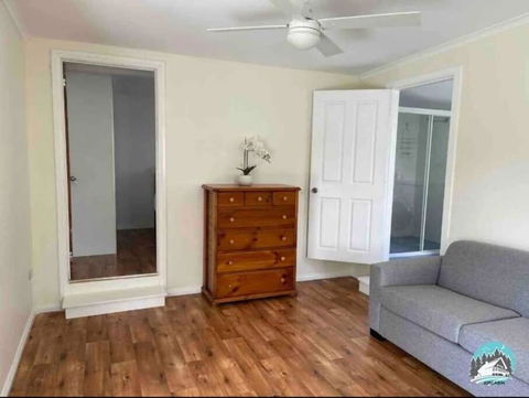 Aircabin - Tuggerawong - Lake Front - 9 Beds House - Accommodation Melbourne 4