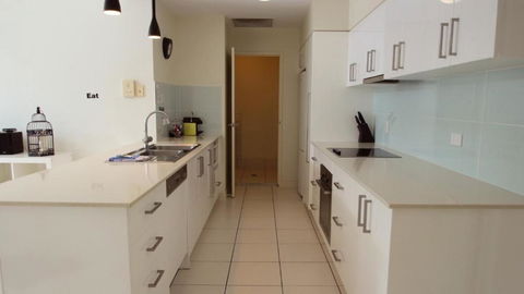 Aircon, Nespresso, Wine - Accommodation Melbourne 2