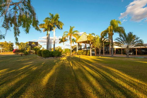 Albert Park Motor Inn-KING BEDS-POOL-SHADED PARKING - Accommodation Melbourne 0