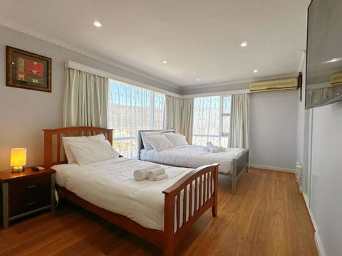 All-Seasons Comfort - Close To CBD & Air Port - Accommodation Melbourne 1