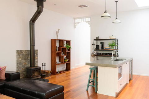 Alma, Art Deco Home In Caufield North - Accommodation Melbourne 4