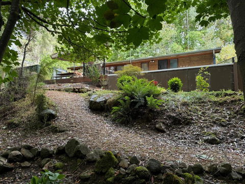 Alpine Creek House And Cabin - Accommodation Melbourne 0