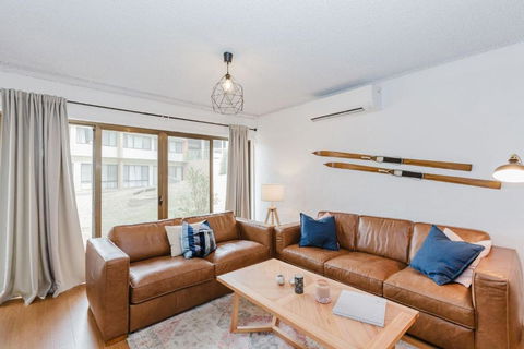 Alpine Mountain View - 24 Of 13-15 Kirwan Close - Accommodation Melbourne 2