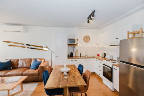 Alpine Mountain View - 24 Of 13-15 Kirwan Close - Accommodation Melbourne 3