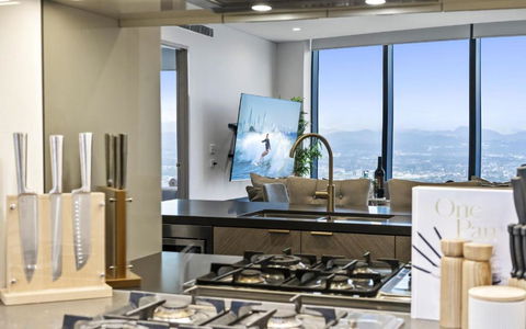 ALTITUDE Ocean Suites - SPECTACULAR, Unmatched Views & Luxury Accommodation - Accommodation Melbourne 4