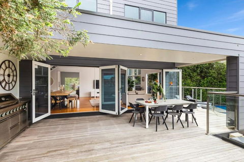 Amalfi Dream - Pool, Spa, Walk To Beach And Shops - Accommodation Melbourne 2