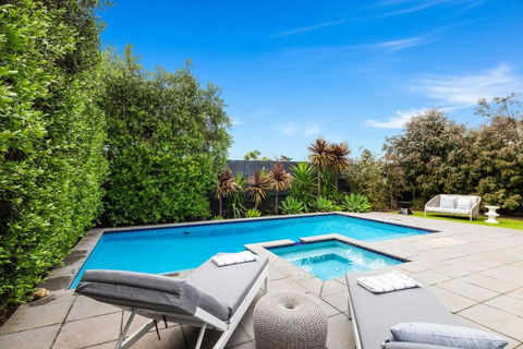 Amalfi Dream - Pool, Spa, Walk To Beach And Shops - Accommodation Melbourne 1