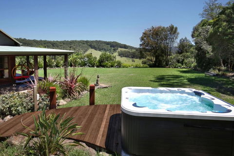 Amaroo House - Glorious Views - Accommodation Melbourne 0