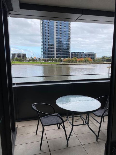 Amazing Apartment COL883104S - Accommodation Melbourne 0