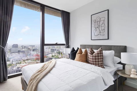 An Amazing 2BR Apt At Sapphire By The Gardens - Accommodation Melbourne 1