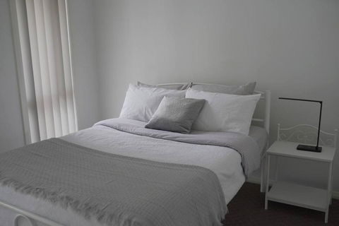 An Executive 3 Bedroom New House, All To Yourself - Accommodation Melbourne 1