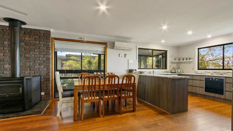 Anchored On Capes Upstairs - Accommodation Melbourne 3