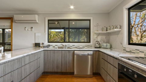 Anchored On Capes Upstairs - Accommodation Melbourne 4