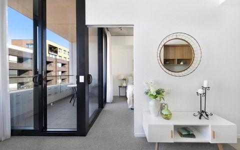 Azure 30 - Accommodation Melbourne 1