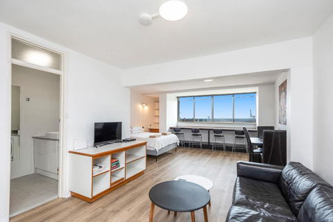 Apartment 201 - Fremantle Studio Apartment With Ocean And Harbour Views - Accommodation Melbourne 4