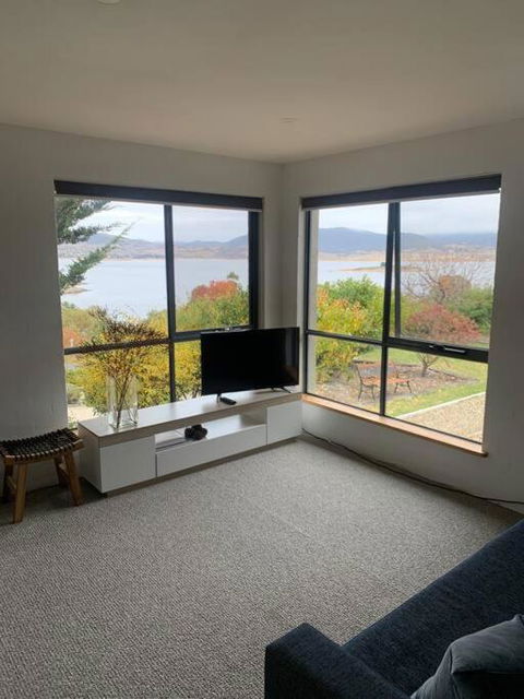 Apartment Minutes To Lake - Accommodation Melbourne 0