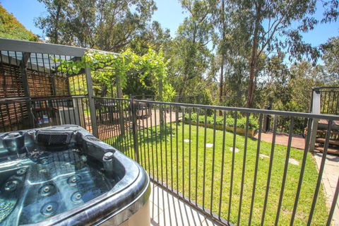 Apex Villa - Accommodation Melbourne 0