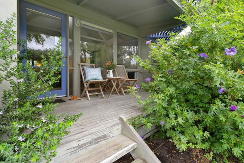 Apollo Bay Beach Bungalow - Couples Retreat - Accommodation Melbourne 2
