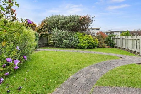 Apollo Bay Beach Bungalow - Couples Retreat - Accommodation Melbourne 1