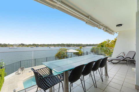 Aqua Linea 3 Noosa Parade 82 - Accommodation Melbourne 1