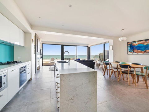 Aqua Mist - Accommodation Melbourne 0