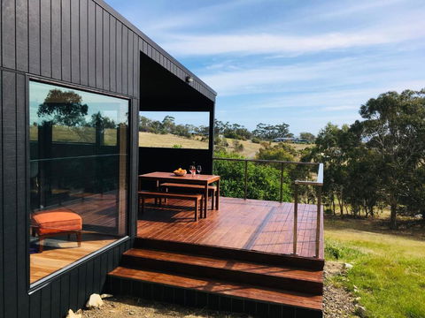 Architecturally Designed Rural Retreat - Accommodation Melbourne 0