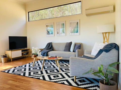 Architecturally Designed Rural Retreat - Accommodation Melbourne 1