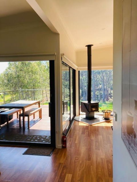 Architecturally Designed Rural Retreat - Accommodation Melbourne 2