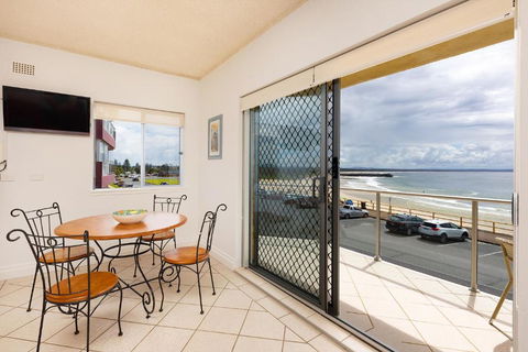 At The Beach, Debra Court Unit 5 - Accommodation Melbourne 0