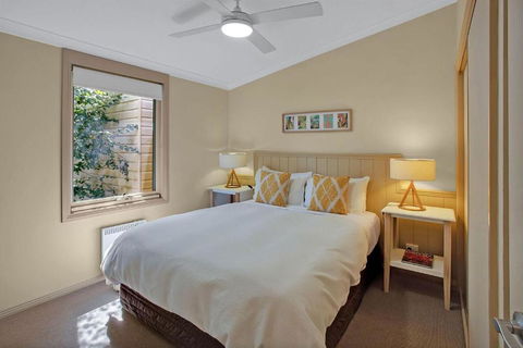Autumn Abode Cottages - One - Accommodation Melbourne 3
