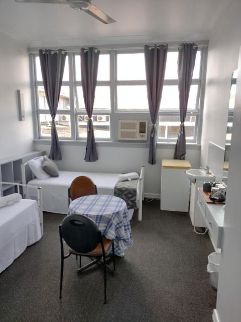 Ayr Hotel - Accommodation Melbourne 3