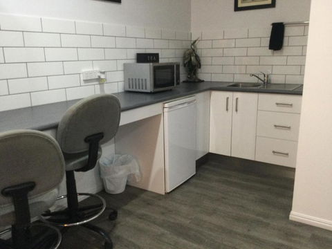 Ayrline Motel - Accommodation Melbourne 0