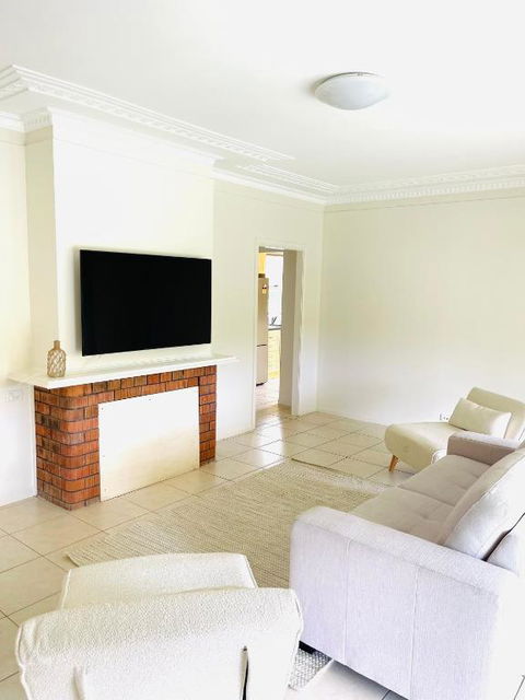 Azalea Grove - Family Or Friends Getaway - Accommodation Melbourne 3