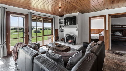 Apollo Bay Cottages- Sabine - Accommodation Melbourne 0