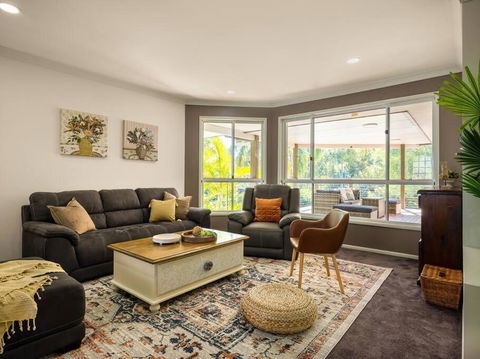 Arcadia 5BR Golfside Parkview Mansion-Tranquil, Huge Deck - Accommodation Melbourne 0