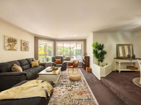 Arcadia 5BR Golfside Parkview Mansion-Tranquil, Huge Deck - Accommodation Melbourne 3