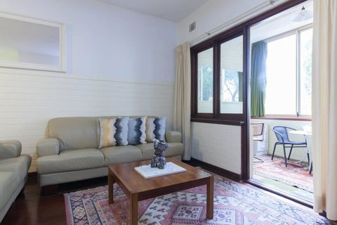 B2 Crawley Apartment 1 BRM & Sleepout Near UWA - Accommodation Melbourne 2