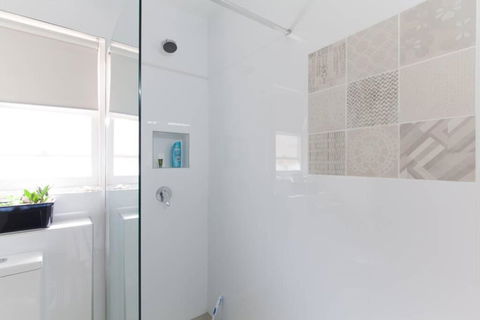 B5 Crawley Apartment 1 BRM & Sleepout Near UWA - Accommodation Melbourne 3