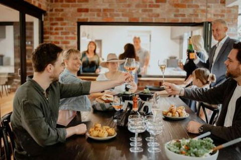 BADGER HOUSE - 4 Bed, 4 Bath, Stunning Entertainer Plus Fire - Accommodation Melbourne 4