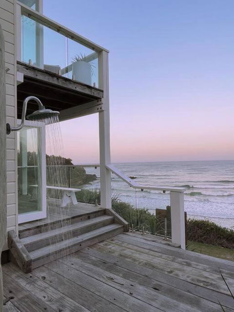 BAY PROPERTIES . Beach House Studio - Accommodation Melbourne 0