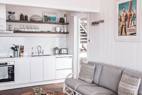 BAY PROPERTIES . Beach House Studio - Accommodation Melbourne 1