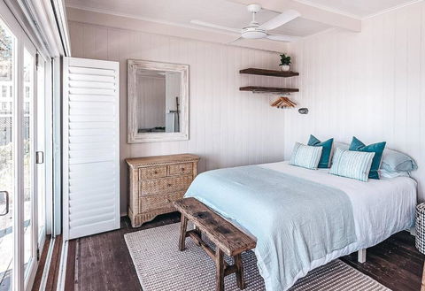 BAY PROPERTIES . Beach House Studio - Accommodation Melbourne 3