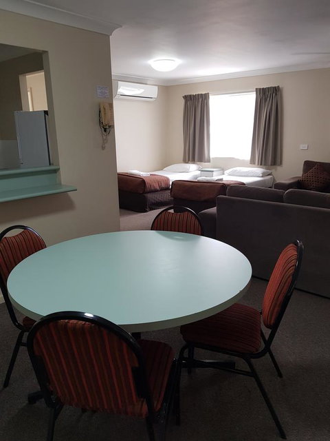Southport Motel & Apartments - Accommodation Melbourne 10