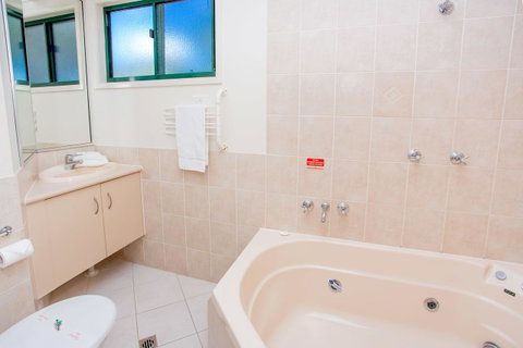 NRMA Bowen Beachfront Holiday Park - Accommodation Melbourne 14