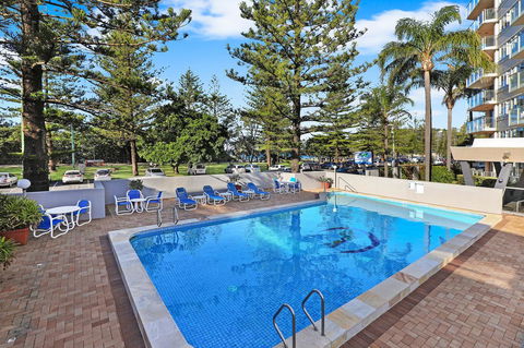 Pacific Regis Beachfront Holiday Apartments - Accommodation Melbourne 4